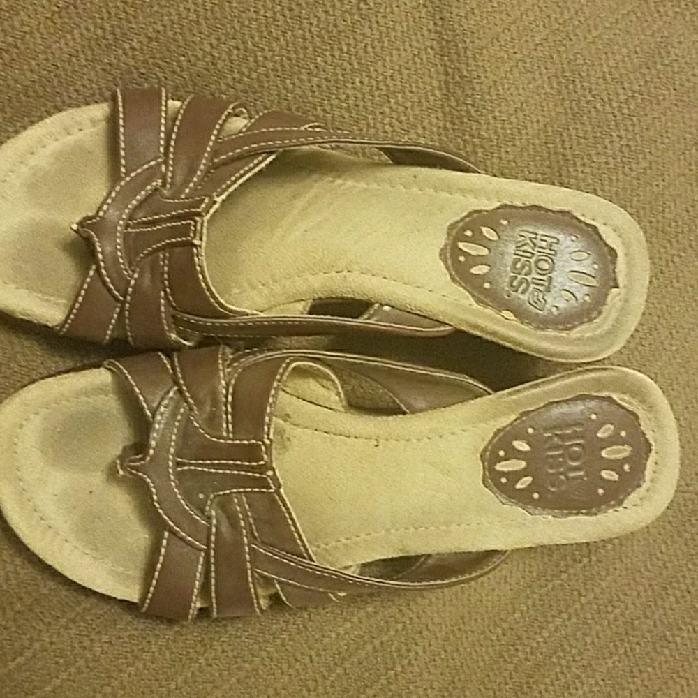 Hot kiss sandals